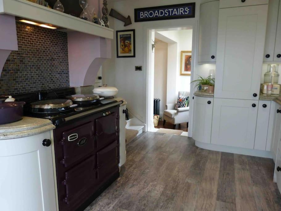 Amazing Sea Views And Much More…. Apartment Broadstairs Luaran gambar